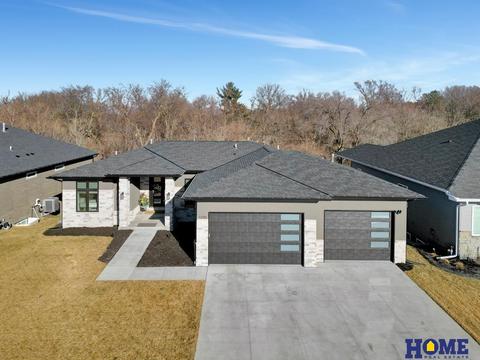 1230 N 104th St, Lincoln, NE 68527