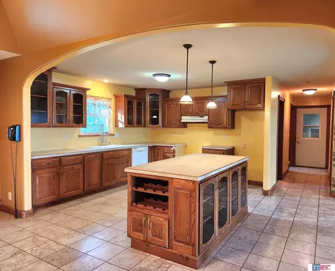 4744 E Sargent Rd, Beatrice, NE 68310 photo 5