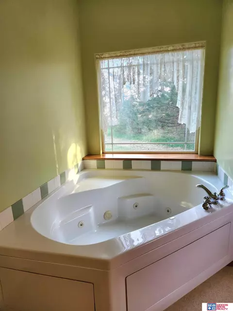 4744 E Sargent Rd, Beatrice, NE 68310 photo 16