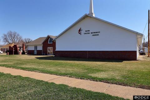 303 Maple St, Hooper, NE 68031