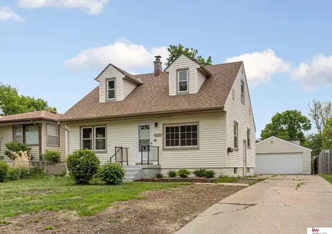 6117 Pratt St, Omaha, NE 68104
