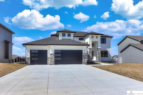 7606 Kilpatrick Pkwy, Bennington, NE 68007