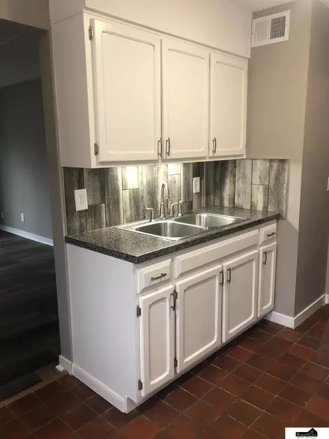 2301 A St, Lincoln, NE 68502