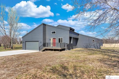 508 Circle Dr, Hooper, NE 68031