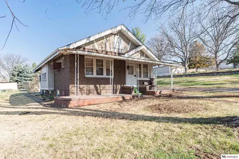 1516 N 11th St, Bellevue, NE 68005