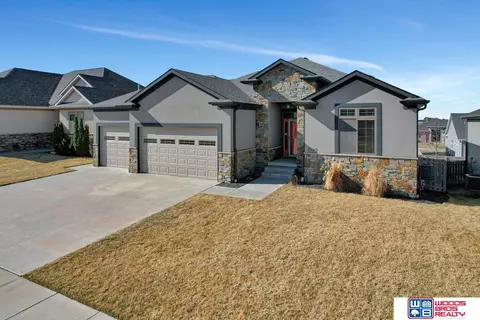 7337 Rachel Rd, Lincoln, NE 68516