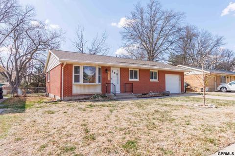 1031 Driftwood Dr, Lincoln, NE 68510
