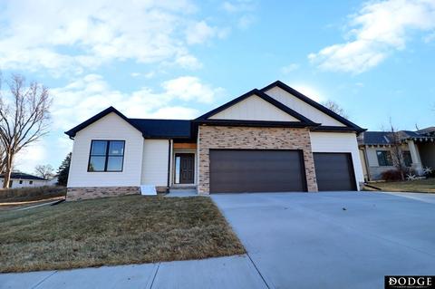 1025 Ash Dr, Arlington, NE 68002