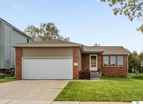 2047 Chloe Ln, Lincoln, NE 68512