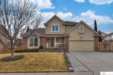 16413 Rolling Ridge Rd, Omaha, NE 68135