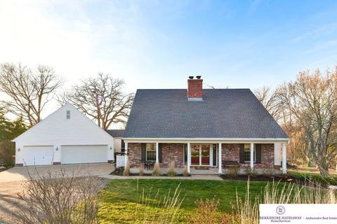 5408 Country View Ln, Papillion, NE 68133