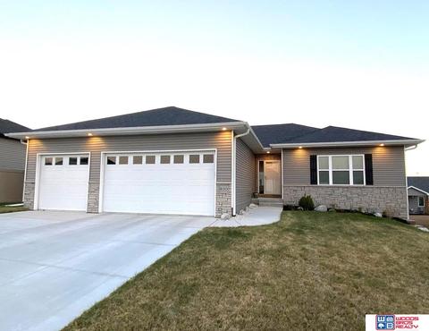9150 Stetson Dr, Lincoln, NE 68507