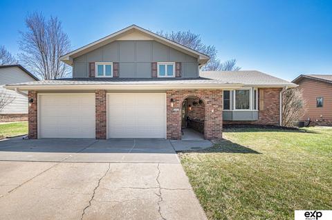 437 Sherwood Dr, Gretna, NE 68028