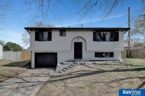 1636 SW 16th St, Lincoln, NE 68522