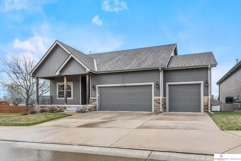 14703 Laurel Plz, Omaha, NE 68116