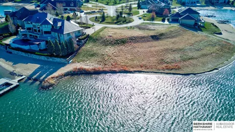 24352 Leavenworth Cir, Waterloo, NE 68069