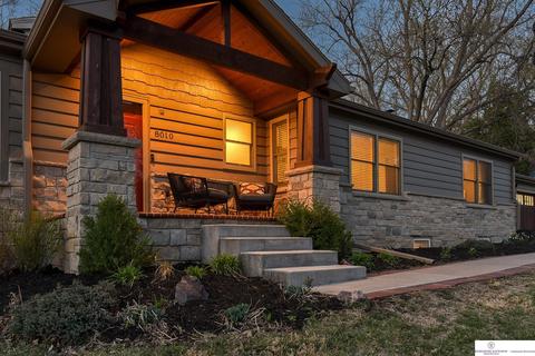 8010 Woolworth Ave, Omaha, NE 68124