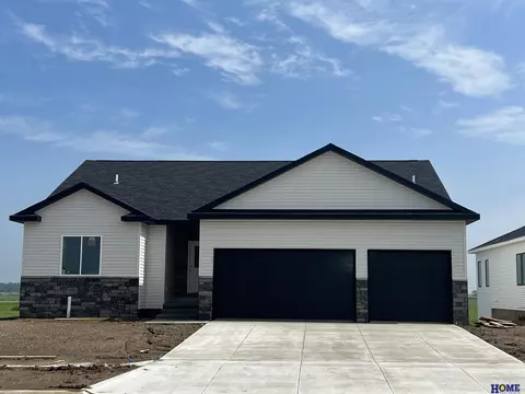 14562 Valentine St, Waverly, NE 68462