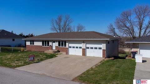 603 Madison St, Pickrell, NE 68422