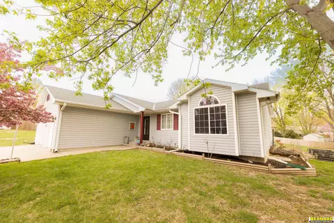 115 Cherry Cir, Nebraska City, NE 68410