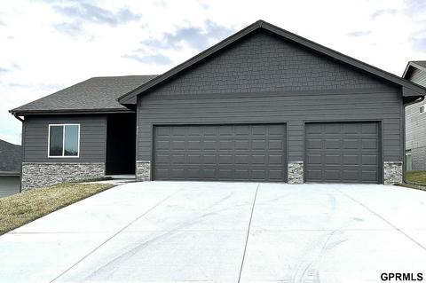 435 Eastwood Dr, Louisville, NE 68037