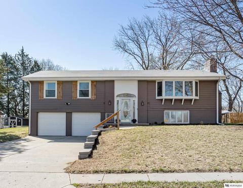 7075 Iowa St, Omaha, NE 68152