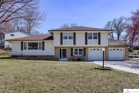 103 Hillcrest Ave, Bellevue, NE 68005