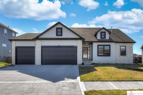 4679 N 209 St, Elkhorn, NE 68022