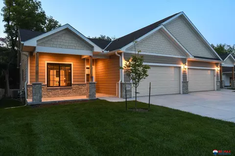 3500 Anaheim Ct, Lincoln, NE 68506