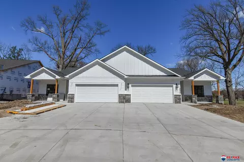 3516 Anaheim Ct, Lincoln, NE 68506