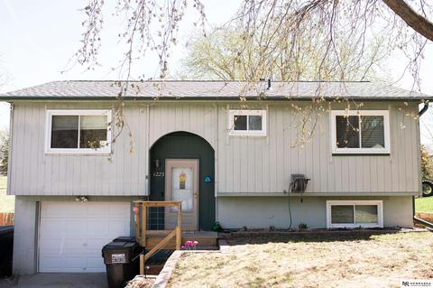 1223 James St, Plattsmouth, NE 68048