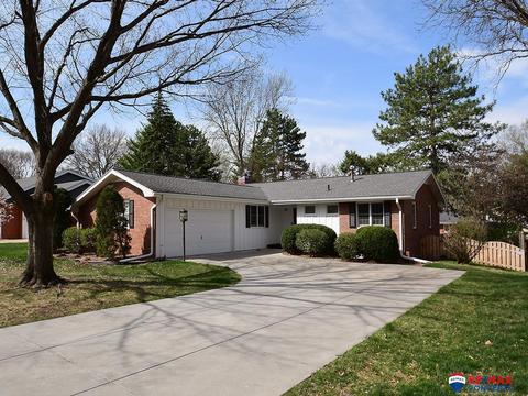 611 Redwood Dr, Lincoln, NE 68510