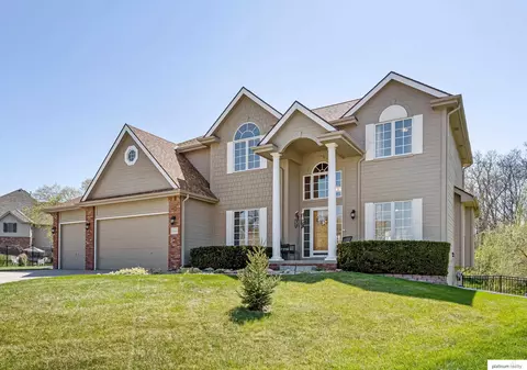 13306 Lochmoor Cir, Bellevue, NE 68123
