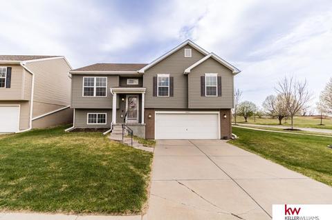 19635 T St, Omaha, NE 68135