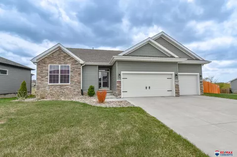 1525 W Big Sky Rd, Lincoln, NE 68521