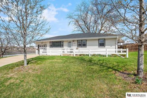 4909 S 84th St, Ralston, NE 68127