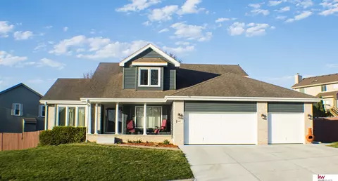 2305 Plymouth Rock Rd, Bellevue, NE 68123