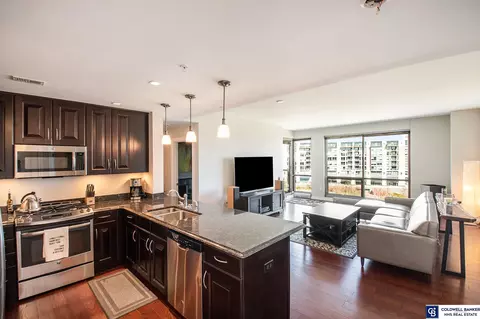 220 S 31st Ave #3504, Omaha, NE 68131