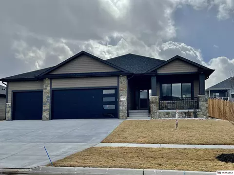 3425 Renegade Blvd, Lincoln, NE 68507