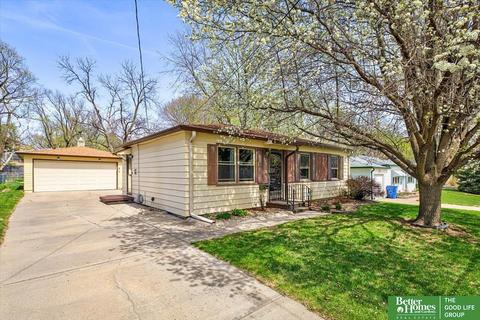 7513 Terry Dr, La Vista, NE 68128