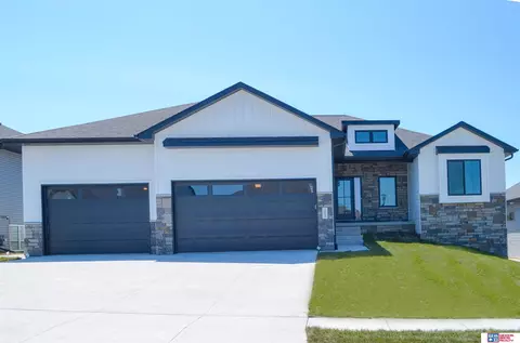 443 N 104th St, Lincoln, NE 68527