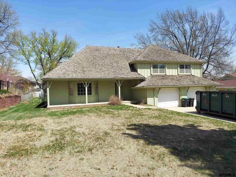 835 S 130th St, Omaha, NE 68154