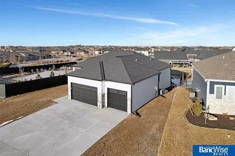 9606 Toma Rd, Lincoln, NE 68526