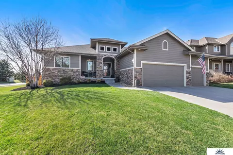 1026 S 200 St, Elkhorn, NE 68022