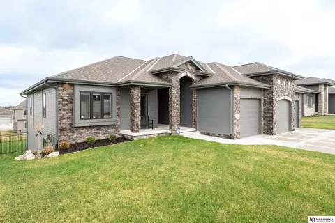 12617 S 78 St, Papillion, NE 68046