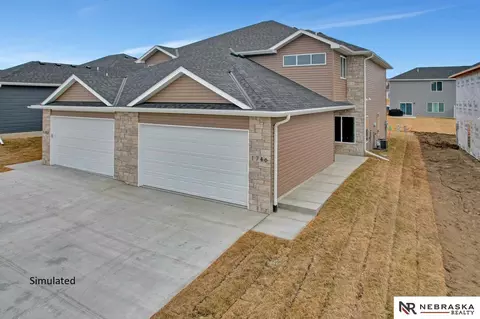 1740 NW 52nd St, Lincoln, NE 68528