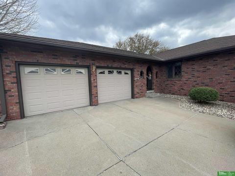 7906 Spring Cir, Omaha, NE 68124