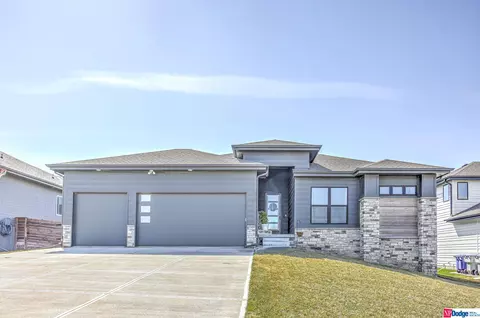 223 Tomahawk Cir, Yutan, NE 68073