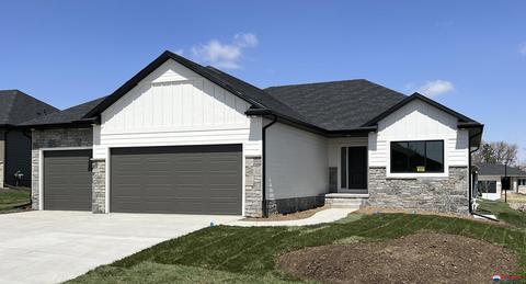 8820 Calamus River Rd, Lincoln, NE 68520