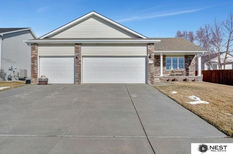 5738 Chatsworth Ln, Lincoln, NE 68516
